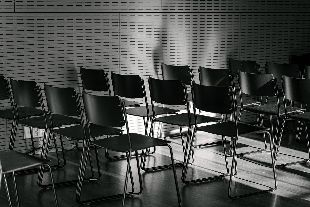 某些技术支持会如何干扰游戏玩家的正常玩耍？